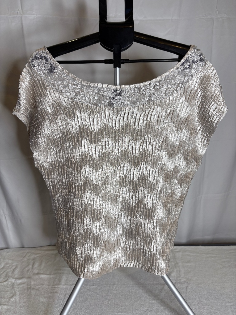 VTG Y2K Dressbarn Women’s Beige Pleated Top With Lace Insert Size 18/20 - Picture 2 of 5